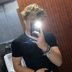 Meet your Posher, Logan